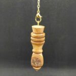 Pendule artisanal de radiesthésie fait main à Royan en bois d'abricotier