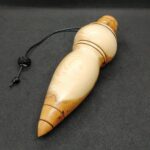 Pendule de radiesthésie Howood en bois d'if tourné par Corinne Ligeard