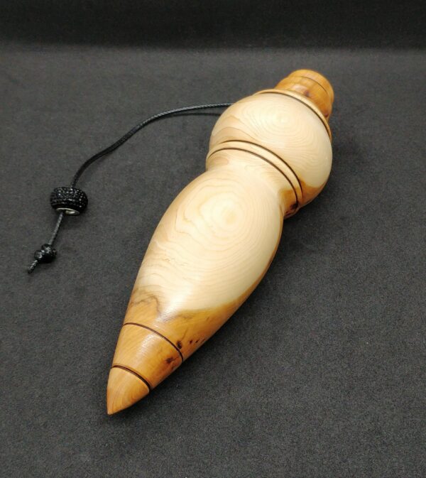 Pendule de radiesthésie Howood en bois d'if tourné par Corinne Ligeard