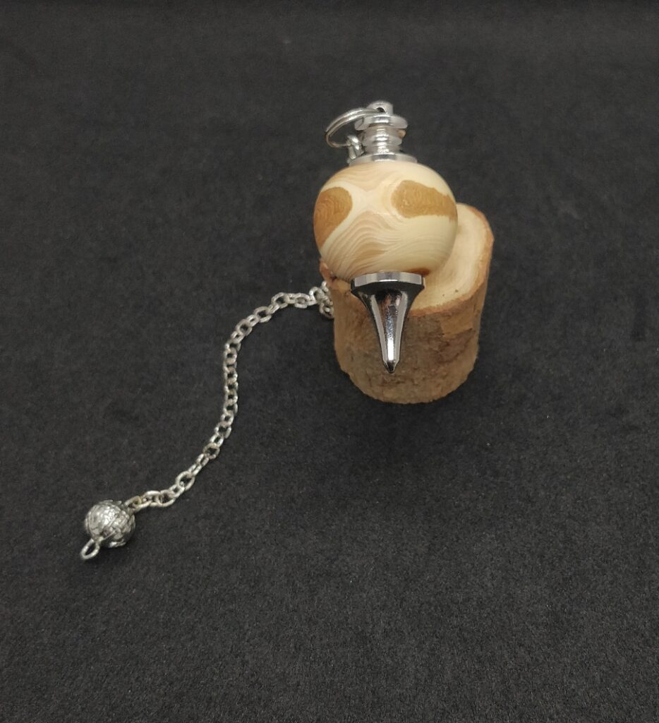 Pendule broche de radiesthésie fait main métal et bois d'if howood