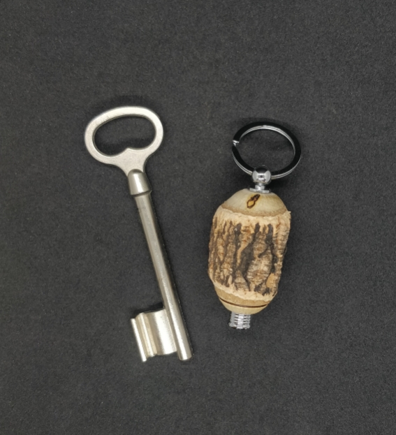 joli porte-clés artisanal Howood bois et métal