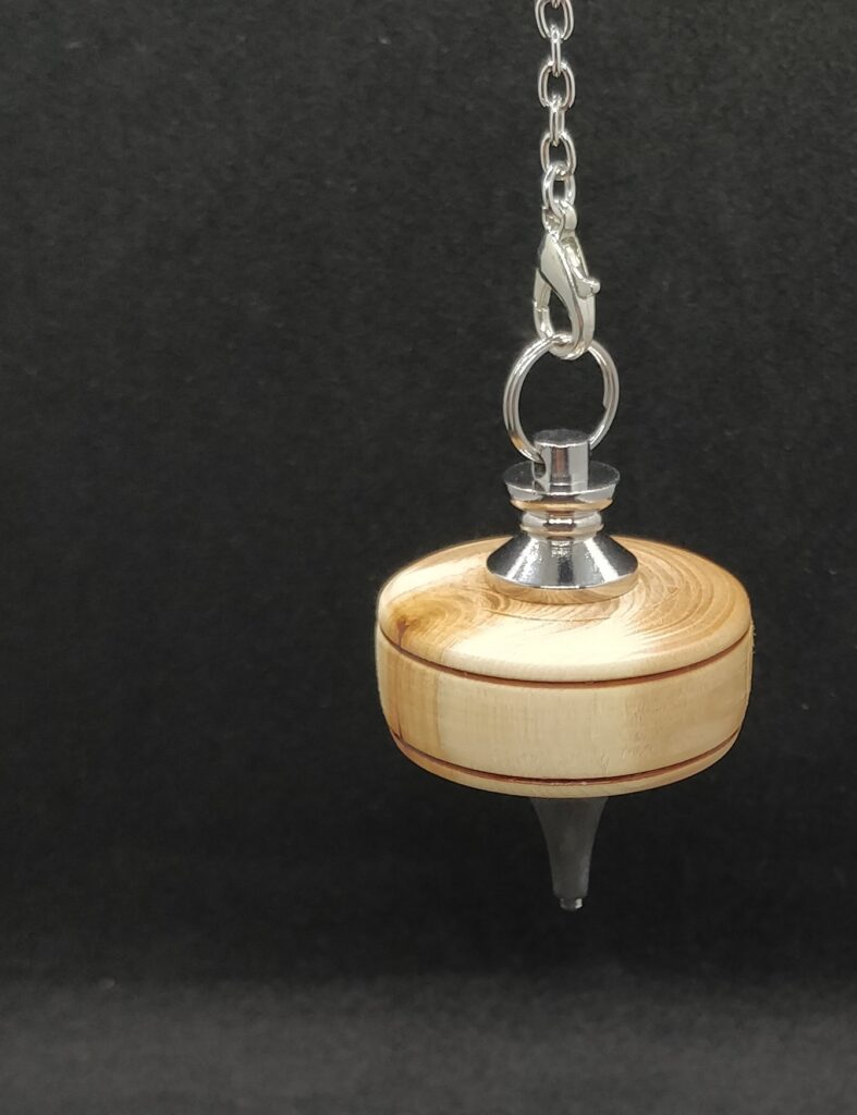Pendule broche de radiesthésie fait main métal et bois d'if