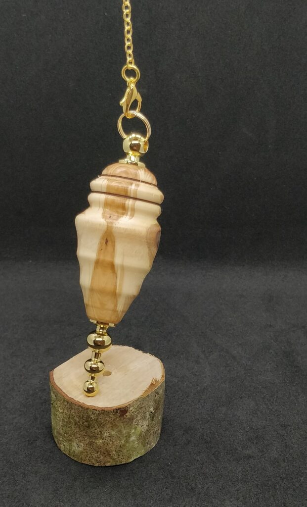 Pendule de radiesthésie fait main en métal et bois d'if howood pour soin énergétique 