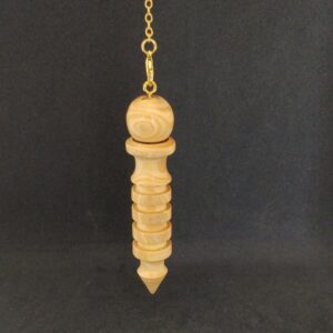 Joli pendule Égyptien Isis en bois de Buis. Artisanat Howood