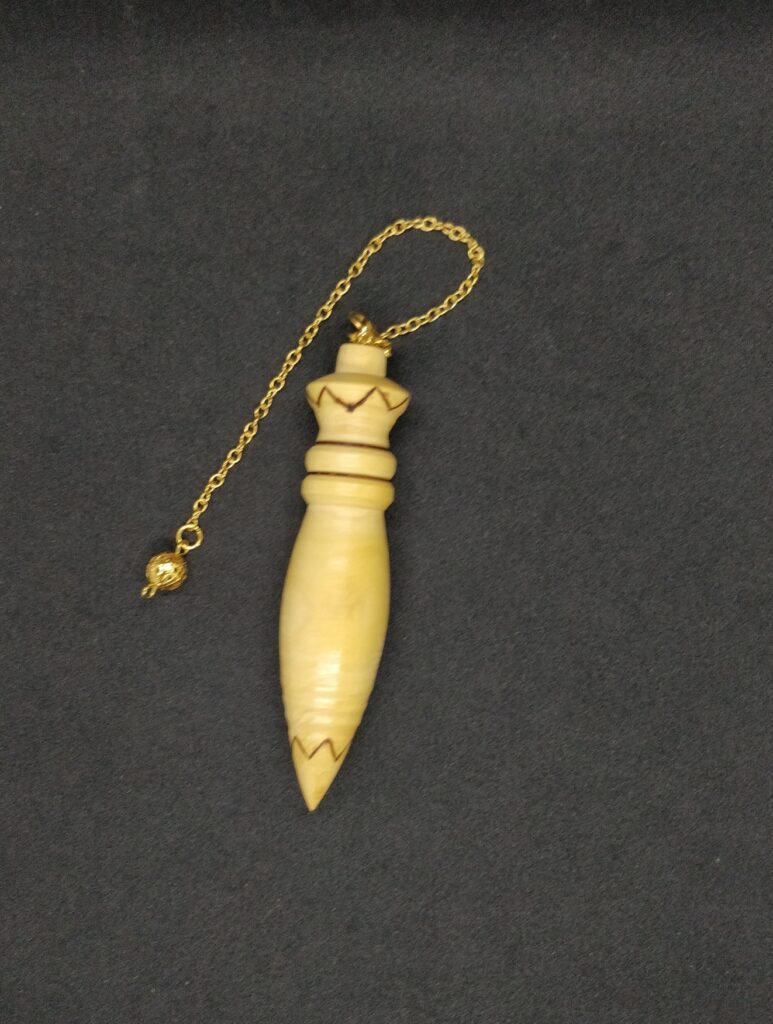 Pendule de Thôt artisanal en bois de buis - Howood