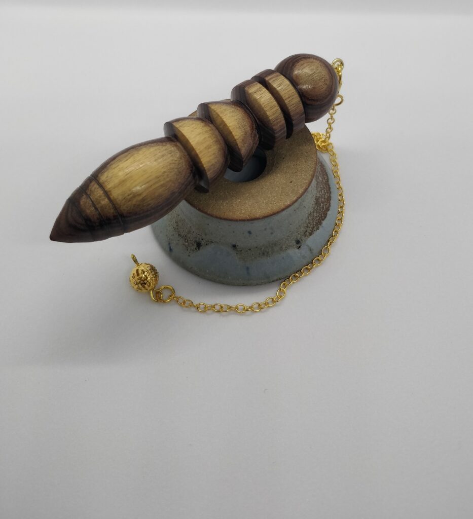 Pendule de radiesthésie HATHOR en bois de rose