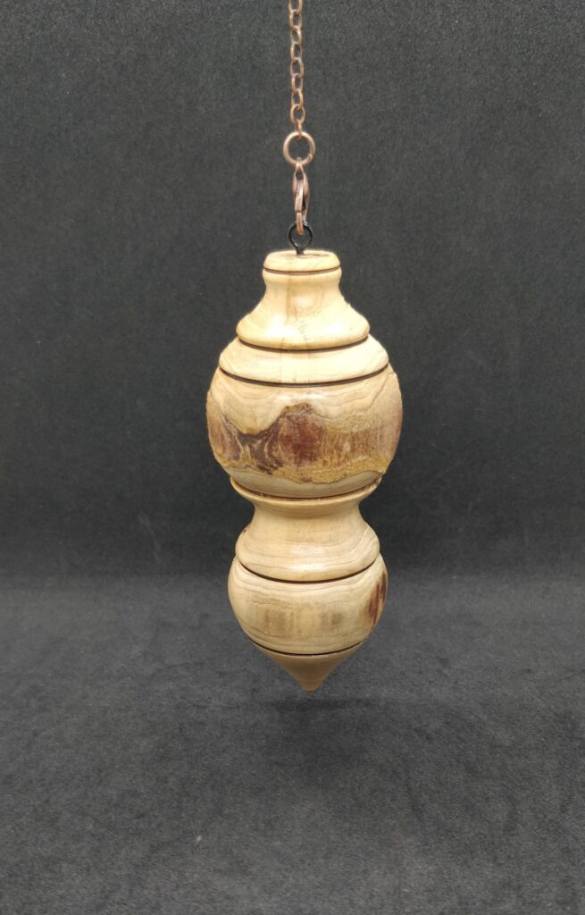 Pendule artisanal de radiesthésie en bois d'if