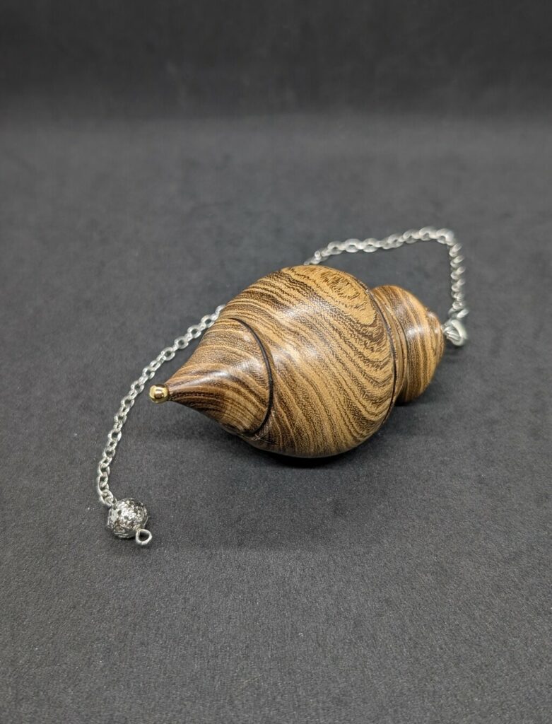 pendule artisanal en cytise (rare)