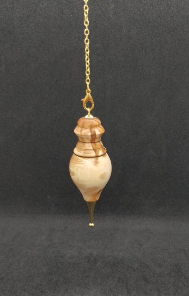 Pendule de radiesthésie artisanal en bois d'if et métal doré