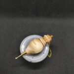 Pendule de radiesthésie artisanal en bois d'if et métal doré